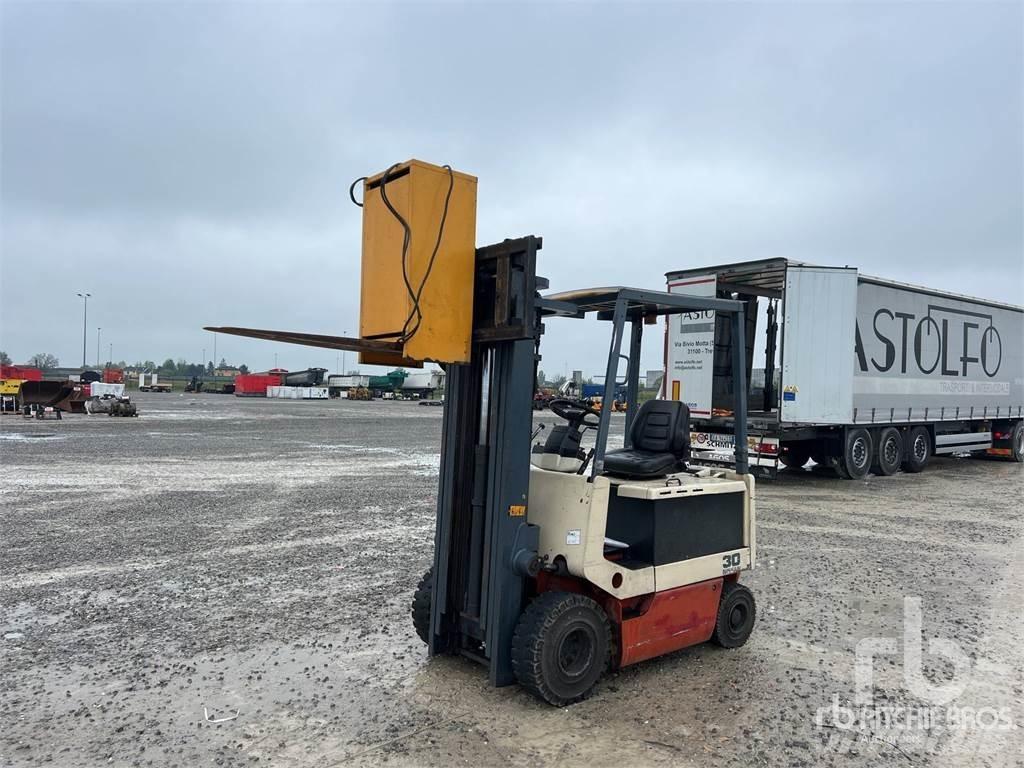 Nissan RM02L30U El gaffeltrucks