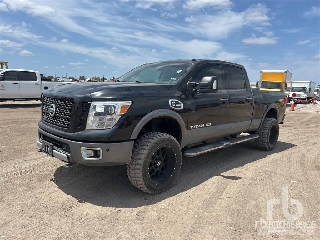 Nissan TITAN Pickup/Sideaflæsning