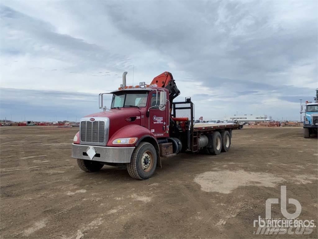 Peterbilt 348 Lastbil med kran