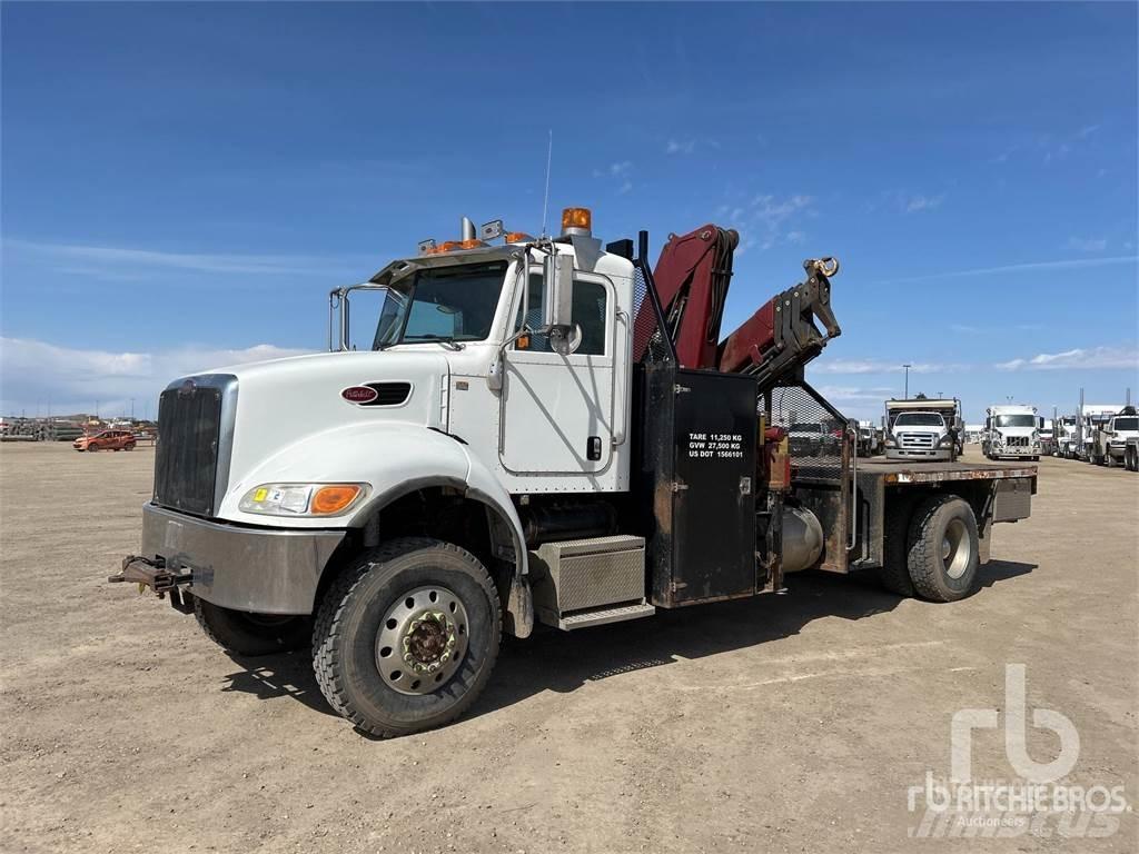 Peterbilt 348 Lastbil med kran