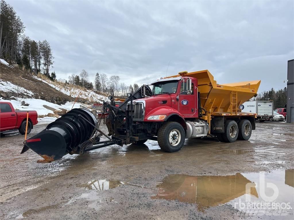 Peterbilt 348 Sneskovle og -plove
