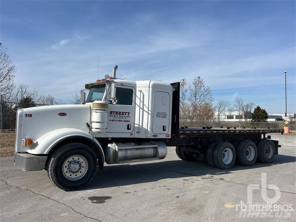 Peterbilt 367 Lastbil med lad/Flatbed