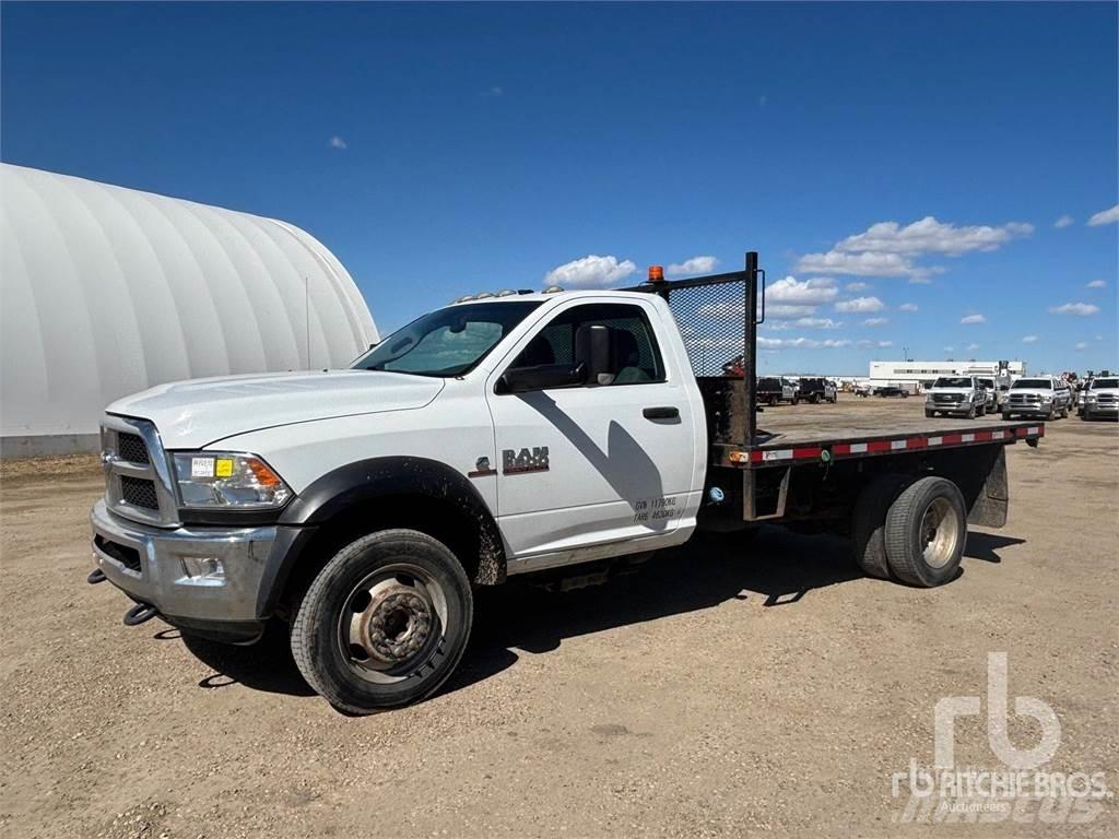 RAM 5500 Lastbil med lad/Flatbed