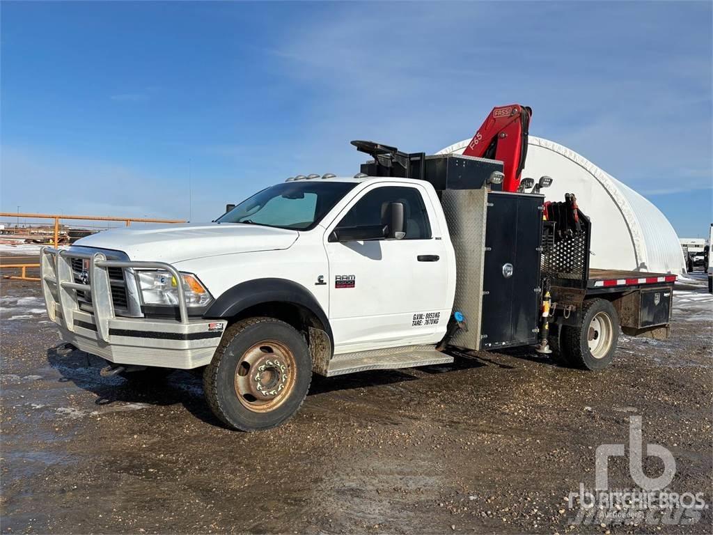 RAM 5500 Lastbil med kran