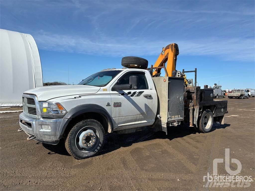 RAM 5500 Lastbil med kran