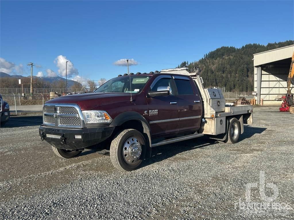 RAM 5500 Lastbil med lad/Flatbed