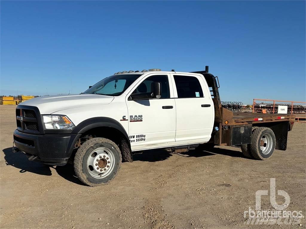 RAM 5500 Lastbil med lad/Flatbed