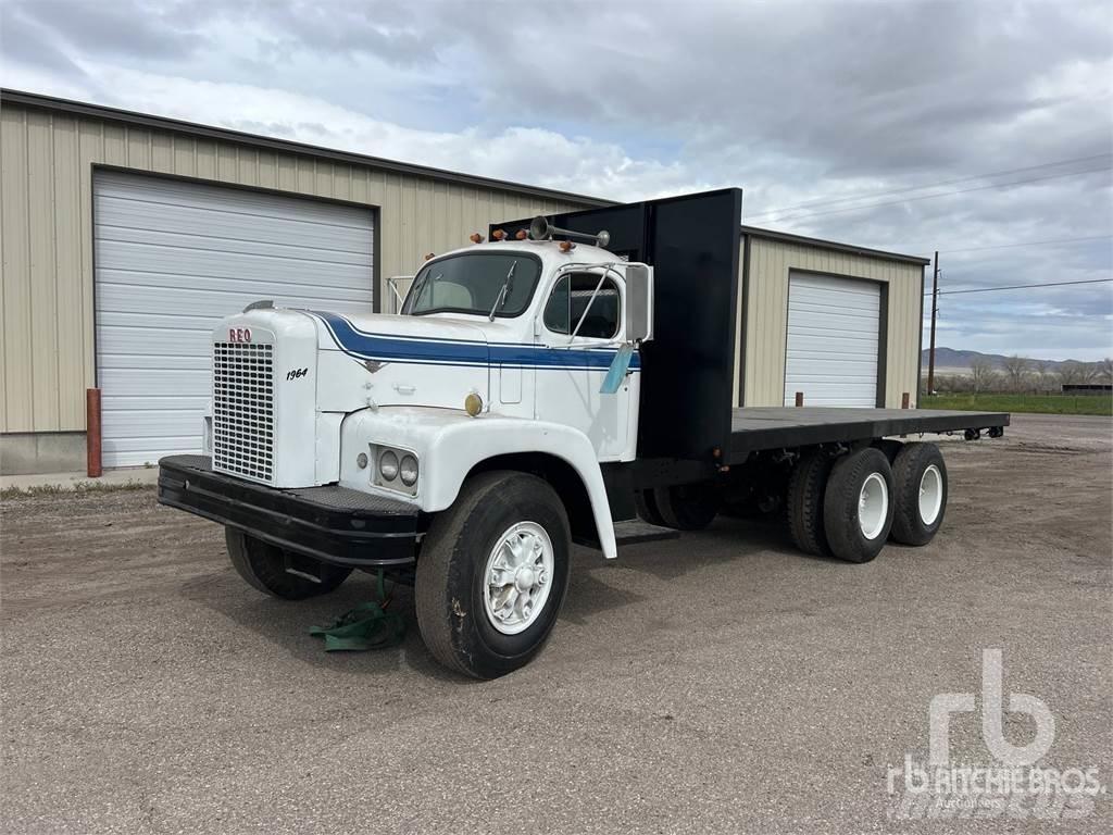  REO C23 Lastbil med lad/Flatbed