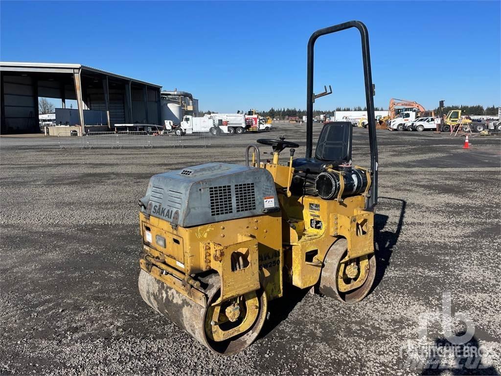 Sakai SW250 Tvilling tromle