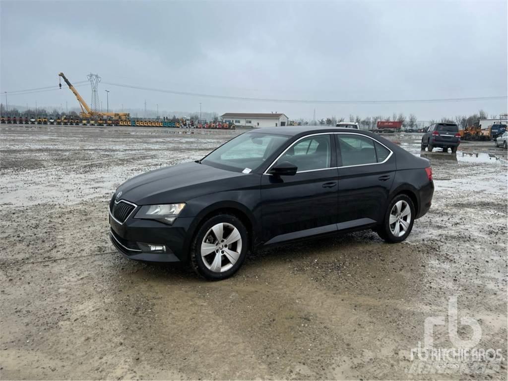 Skoda SUPERB Biler