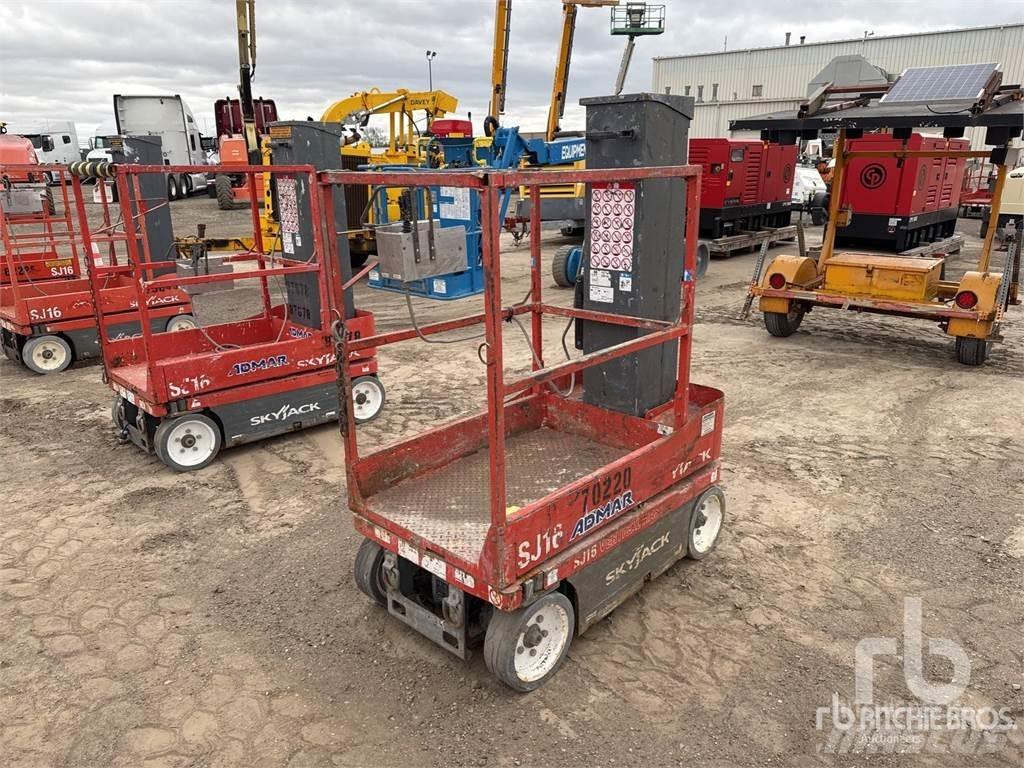 SkyJack SJ16 Hejsespil og materialeelevatorer