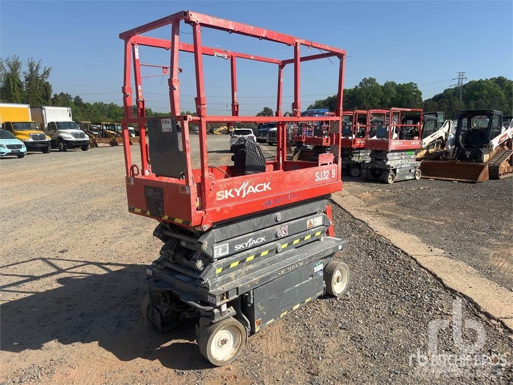 SkyJack SJ3219 Saxlifte