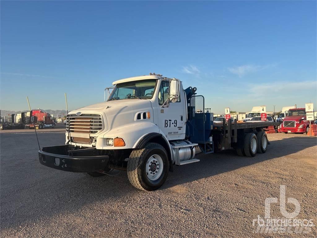 Sterling L9500 Lastbil med lad/Flatbed