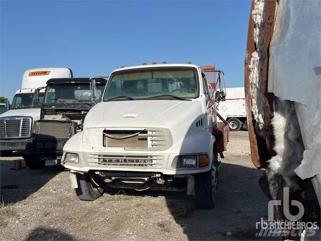 Sterling M7500 Lastbil med lad/Flatbed