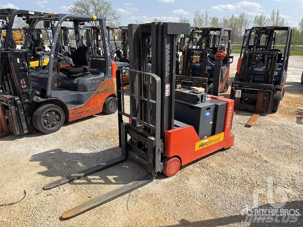 Toyota 6BWC15 Pallestativer