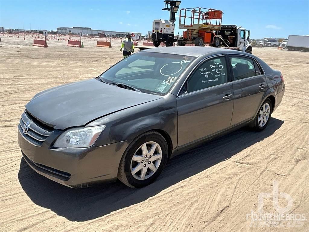 Toyota AVALON Biler
