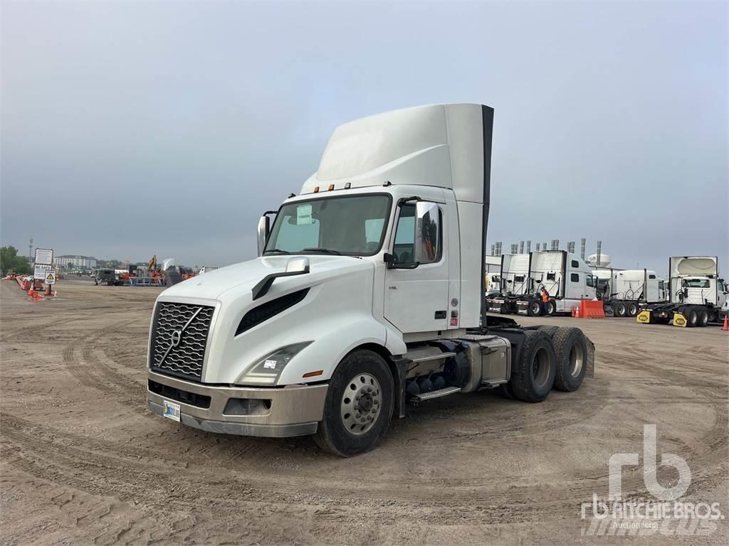 Volvo VNL300 Trækkere