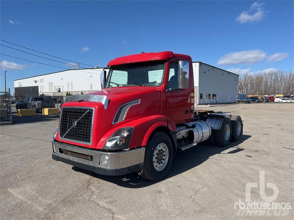 Volvo VNL64T Trækkere