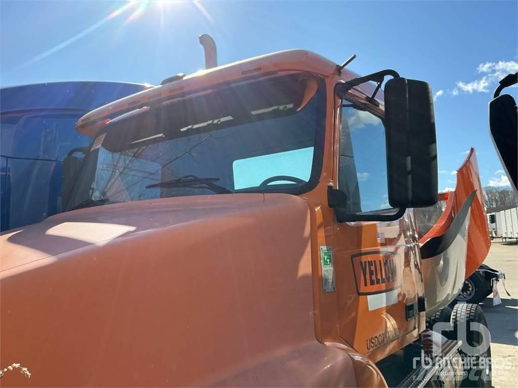 Volvo VNM Trækkere