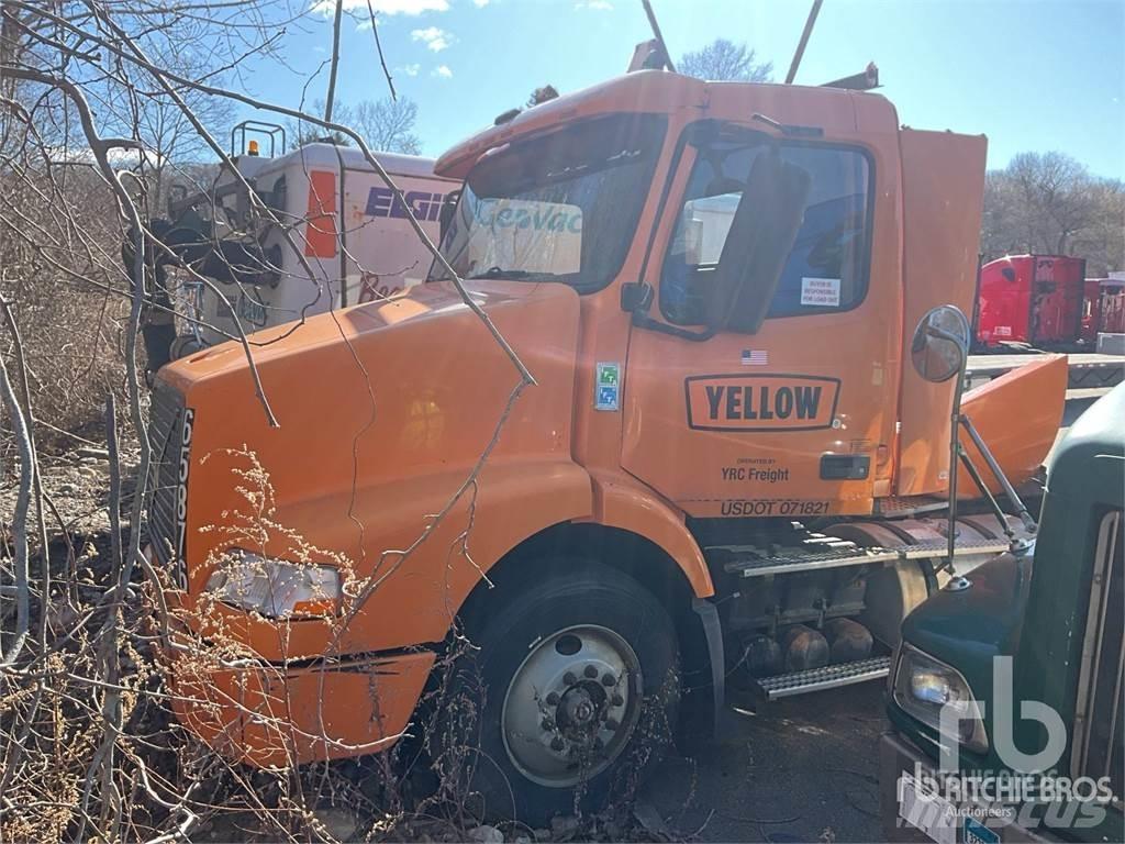 Volvo VNM Trækkere
