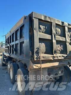 Mack CT713 Lastbiler med tip