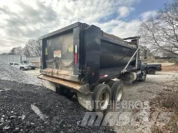 Mack GU713 Lastbiler med tip