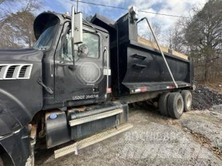 Mack GU713 Lastbiler med tip