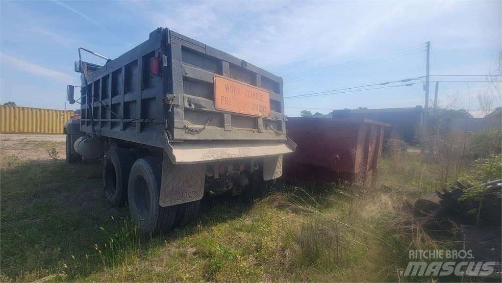 Mack RD6885 Lastbiler med tip