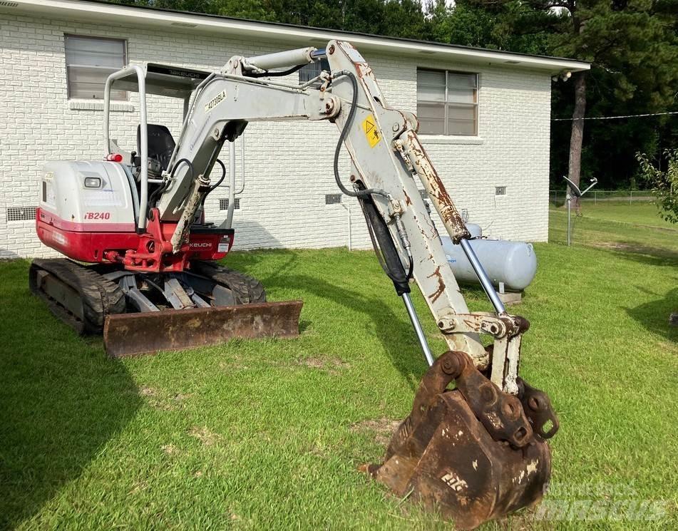 Takeuchi TB240 Midi-gravemaskiner 7t - 12t