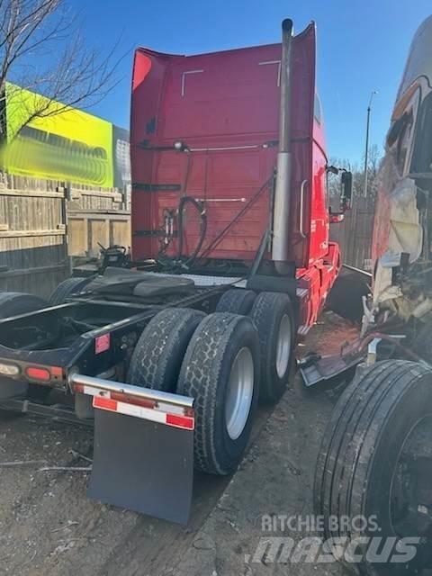 Volvo VNL64T670 Trækkere