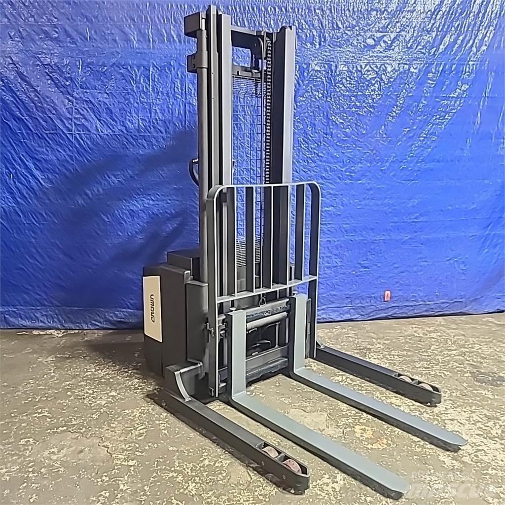 Crown WS2300 Selvkørende stablere