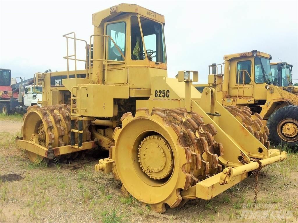 CAT 825C Jordvibrationstromler