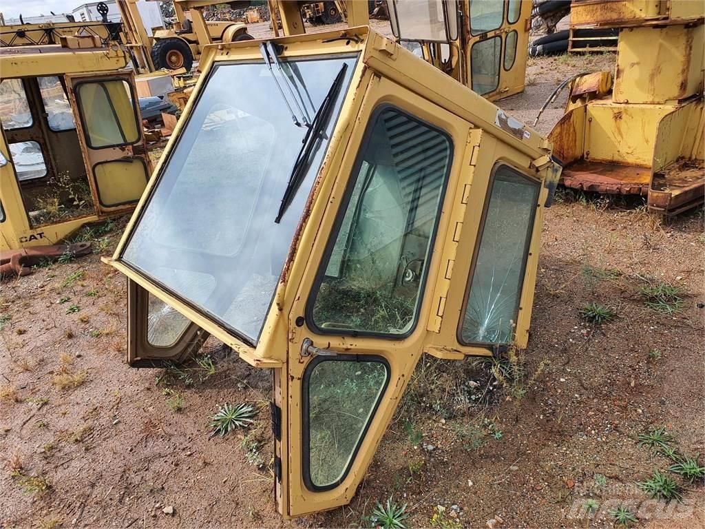 CAT 973 Kabiner og interiør
