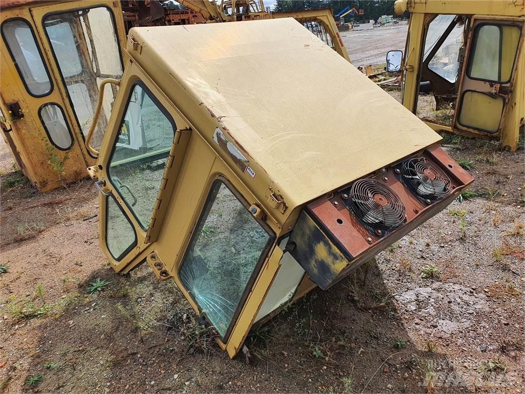 CAT 973 Kabiner og interiør