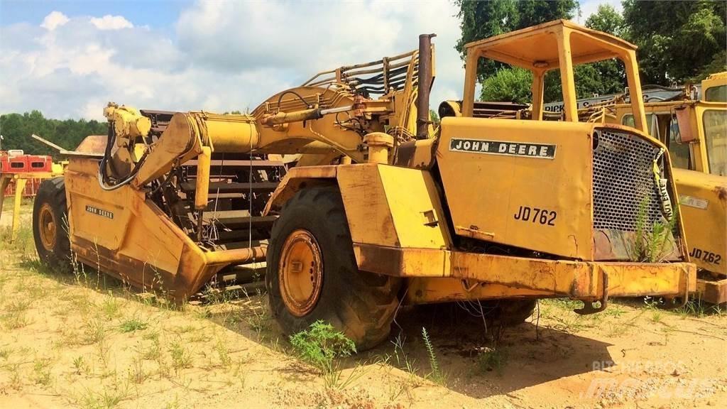 John Deere 762 Skrabere