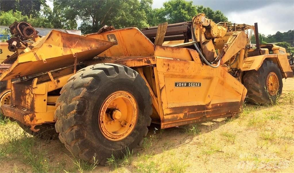 John Deere 762 Skrabere