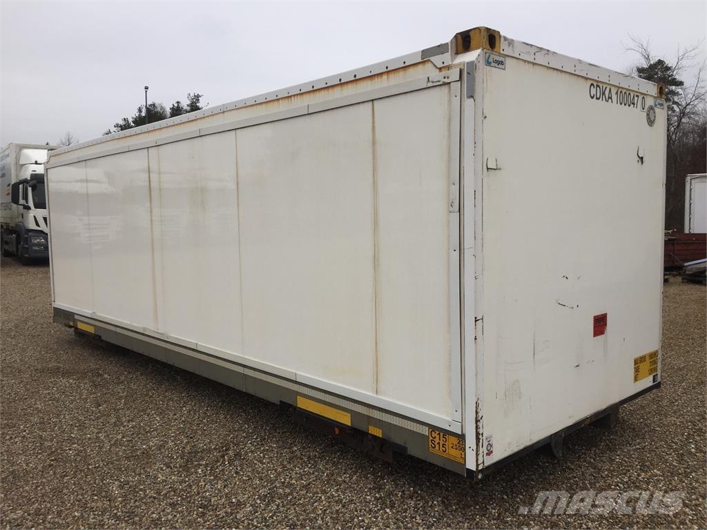  7450 mm med rulleport Semi-trailer med fast kasse