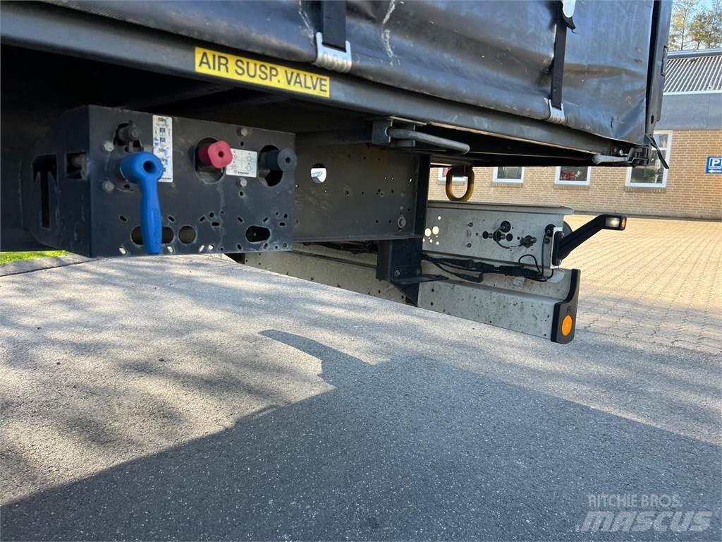 Krone 13,6 mtr Semi-trailer med Gardinsider