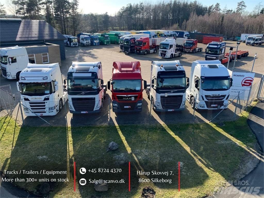 Krone 13,6 mtr boks Semi-trailer med fast kasse