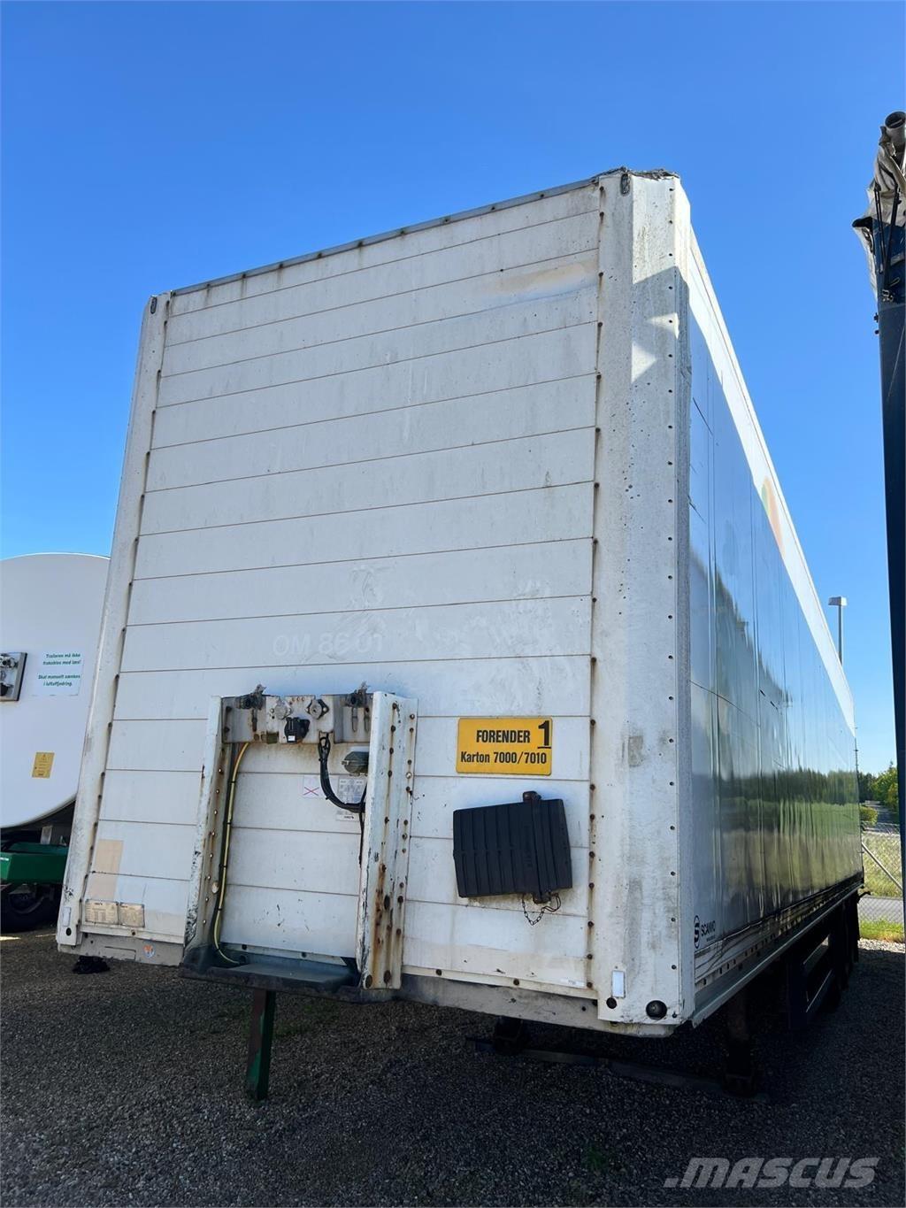 Schmitz 13,6 mtr boks Semi-trailer med fast kasse