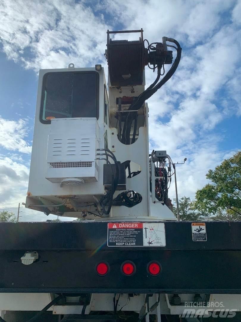 Altec 38103 Lastbil med kran