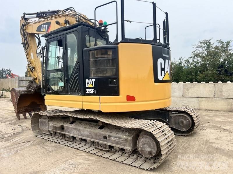 CAT 325FL Gravemaskiner på larvebånd