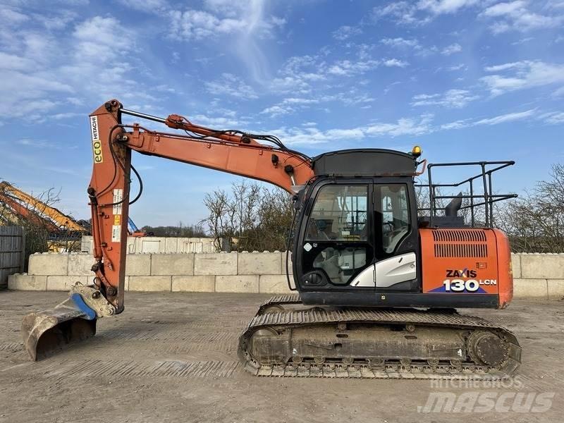 Hitachi ZX130 Gravemaskiner på larvebånd