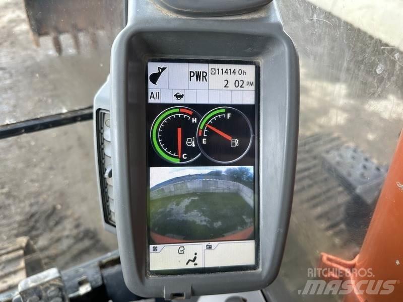 Hitachi ZX135 Gravemaskiner på larvebånd