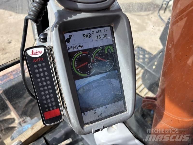 Hitachi ZX135 US-6 Gravemaskiner på larvebånd