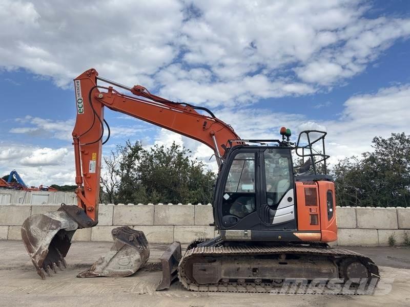 Hitachi ZX135 US-6 Gravemaskiner på larvebånd
