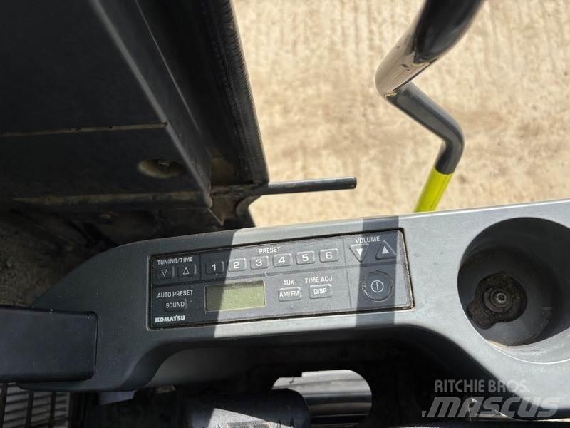 Komatsu PC210LC-10 Gravemaskiner på larvebånd