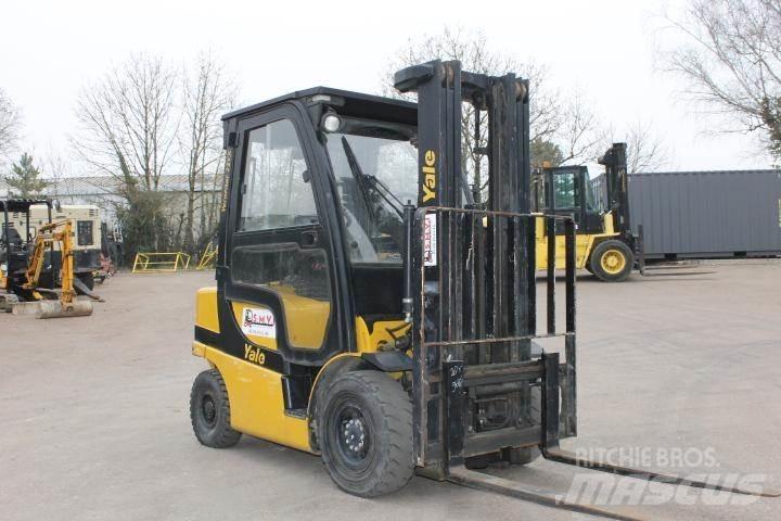 Yale GDP25VX Gaffeltrucks - andre