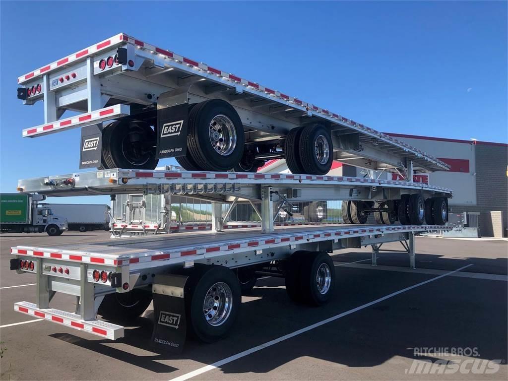East Mfg FLATBED Anhænger med lad/Flatbed