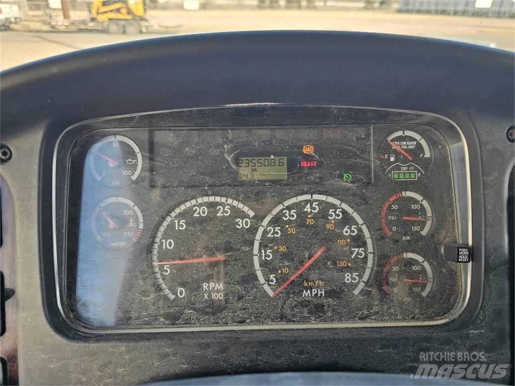 Freightliner M2 106 Trækkere
